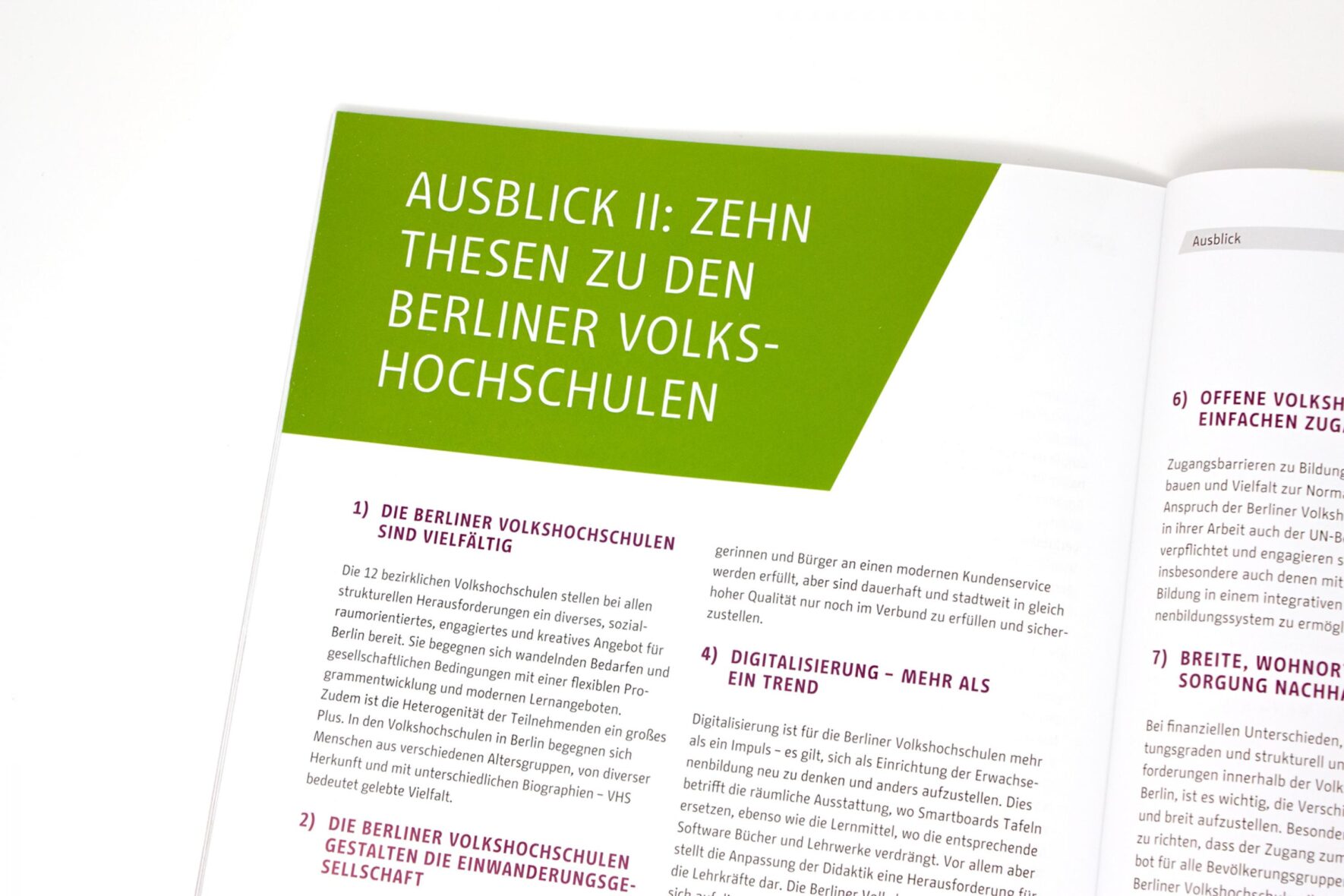 Gestaltung-Bericht-Volkshochschule-Berlin-Print-FORMLOS-Berlin_MG_8268