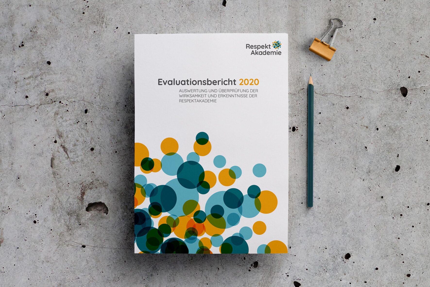 RespektAkademie-Corporate-Design-Vorlage-Bericht-Broschuere-Print-FORMLOS-Berlin-1