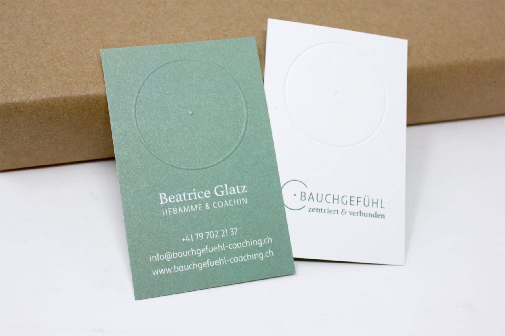 Bauchgefuehl-Branding-FORMLOS-Berlin-Print-Visitenkarten-Design-Praegung-1